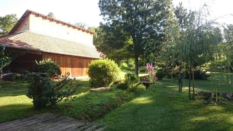 Villa Nyugalomsziget Kotcse Exterior foto